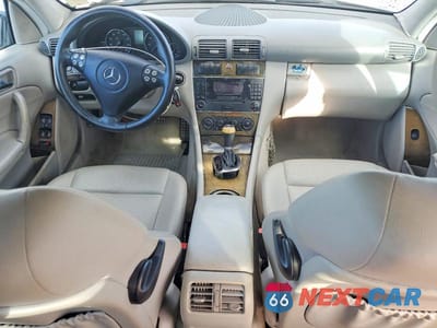 Zdjęcie 8 z 11 samochodu: 2007 MERCEDES-BENZ C 230 VIN:WDBRF52H77A928509 - miniatura