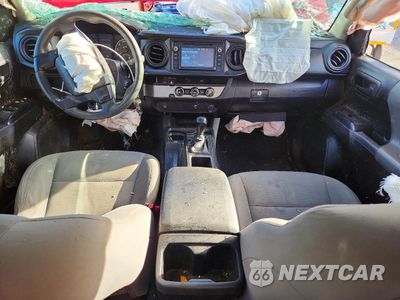 Zdjęcie 8 z 13 samochodu: 2017 TOYOTA TACOMA SR VIN:5TFAX5GN5HX083796 - miniatura