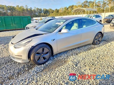 2018 TESLA MODEL 3 5YJ3E1EBXJF074821 - główne zdjęcie licytacji z USA - miniatura