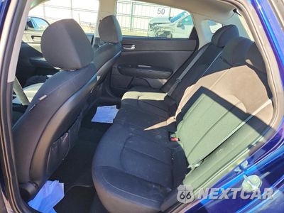 Zdjęcie 12 z 13 samochodu: 2017 KIA OPTIMA LX VIN:5XXGT4L3XHG121020 - miniatura