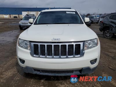 Piąte zdjęcie samochodu w środku: 2011 JEEP GRAND CHEROKEE LAREDO VIN:1J4RR4GG1BC580782 - miniatura