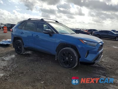 Czwarte zdjęcie samochodu z boku: 2024 TOYOTA RAV4 HYBRID XSE VIN:JTME6RFV5RD559366 - miniatura