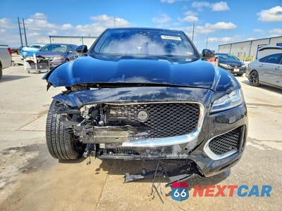 Piąte zdjęcie samochodu w środku: 2020 JAGUAR F-PACE S VIN:SADCM2FV6LA640040 - miniatura