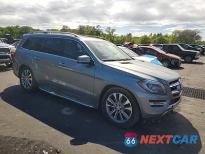 Czwarte zdjęcie samochodu z boku: 2015 MERCEDES-BENZ GL 450 4MATIC VIN:4JGDF6EE9FA542770 - miniatura