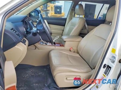 Zdjęcie 7 z 13 samochodu: 2011 TOYOTA HIGHLANDER SE VIN:5TDZK3EH8BS035323 - miniatura