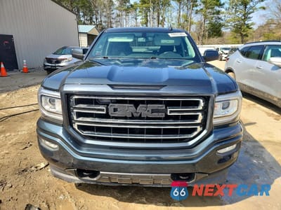 Piąte zdjęcie samochodu w środku: 2017 GMC SIERRA K1500 SLE VIN:1GTV2MEC7HZ180045 - miniatura