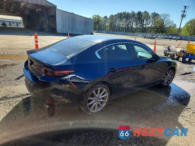 Trzecie zdjęcie samochodu z tyłu: 2021 MAZDA 3 SELECT VIN:3MZBPABL9MM250533 - miniatura