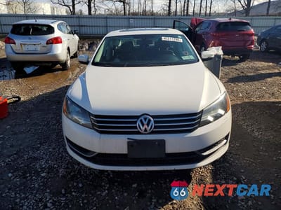 Piąte zdjęcie samochodu w środku: 2014 VOLKSWAGEN PASSAT SE VIN:1VWBT7A31EC070756 - miniatura