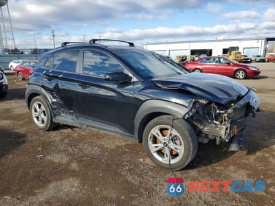 Czwarte zdjęcie samochodu z boku: 2022 HYUNDAI KONA SEL VIN:KM8K3CAB1NU911967 - miniatura