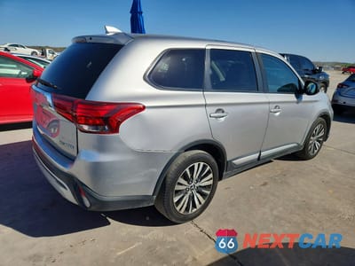 Trzecie zdjęcie samochodu z tyłu: 2019 MITSUBISHI OUTLANDER VIN:JA4AD2A36KJ000136 - miniatura
