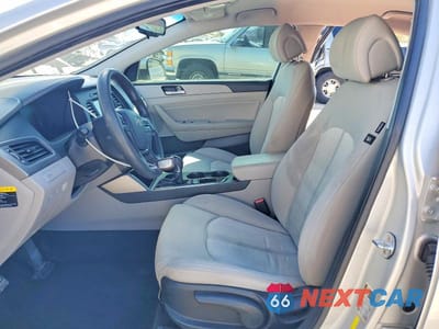 Zdjęcie 7 z 11 samochodu: 2017 HYUNDAI SONATA HYBRID SE VIN:KMHE24L1XHA044035 - miniatura