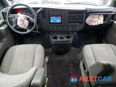 Zdjęcie 8 z 13 samochodu: 2020 CHEVROLET EXPRESS G3500 LT VIN:1GAZGPFG4L1167162 - miniatura