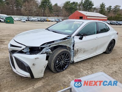2022 TOYOTA CAMRY HYBRID XSE 4T1K31AK0NU590685 - główne zdjęcie licytacji z USA - miniatura