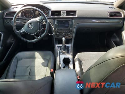 Zdjęcie 8 z 12 samochodu: 2016 VOLKSWAGEN PASSAT SE VIN:1VWBT7A39GC029083 - miniatura