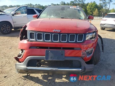 Piąte zdjęcie samochodu w środku: 2018 JEEP COMPASS LIMITED VIN:3C4NJCCB0JT204447 - miniatura
