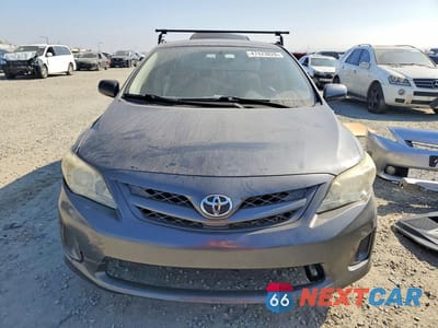 Piąte zdjęcie samochodu w środku: 2013 TOYOTA COROLLA BASE VIN:2T1BU4EE1DC986627 - miniatura