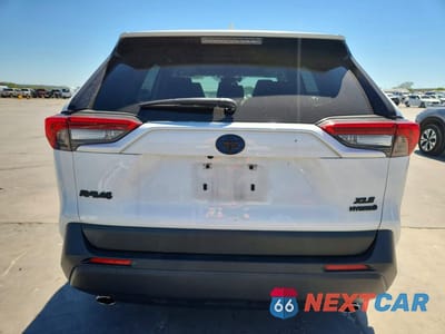 Zdjęcie 6 z 14 samochodu: 2022 TOYOTA RAV4 HYBRID XLE VIN:JTMRWRFVXND153031 - miniatura