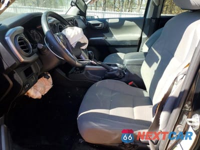 Zdjęcie 7 z 12 samochodu: 2018 TOYOTA TACOMA SR5 V6 VIN:3TMCZ5AN0JM180802 - miniatura