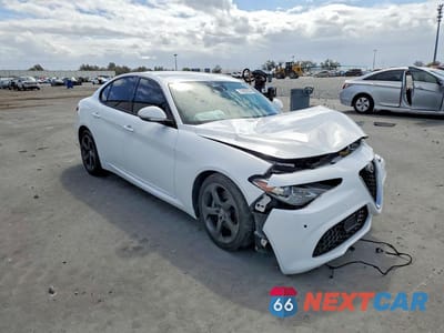 Czwarte zdjęcie samochodu z boku: 2017 ALFA ROMEO GIULIA VIN:ZARFAEBN3H7535619 - miniatura