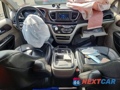 Zdjęcie 8 z 13 samochodu: 2020 CHRYSLER VOYAGER LXI VIN:2C4RC1DG2LR261118 - miniatura