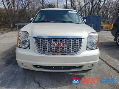 Piąte zdjęcie samochodu w środku: 2010 GMC YUKON XL K1500 SLT VIN:1GKUKKE34AR154397 - miniatura