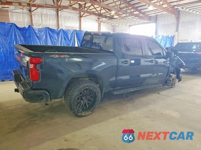 Trzecie zdjęcie samochodu z tyłu: 2021 CHEVROLET SILVERADO K1500 RST VIN:1GCUYEED2MZ152544 - miniatura