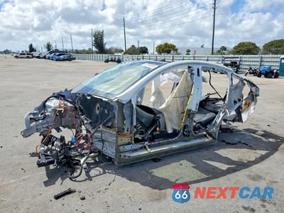 2022 TESLA MODEL Y 7SAYGDEF5NF327427 - główne zdjęcie licytacji z USA - miniatura