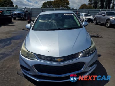 Piąte zdjęcie samochodu w środku: 2017 CHEVROLET CRUZE LS VIN:1G1BC5SMXH7191922 - miniatura