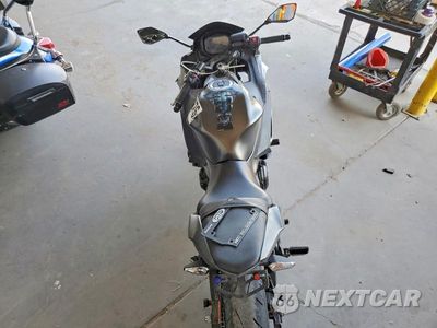 Zdjęcie 6 z 9 samochodu: 2022 KAWASAKI EX650 N VIN:ML5EXEN1XNDA49803 - miniatura