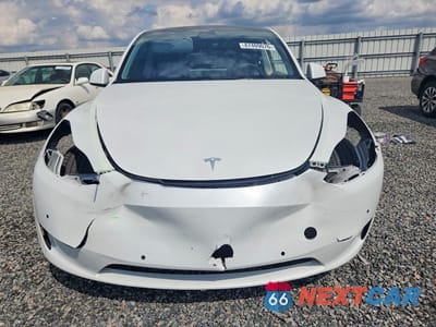 Piąte zdjęcie samochodu w środku: 2022 TESLA MODEL Y VIN:7SAYGDEF2NF502457 - miniatura