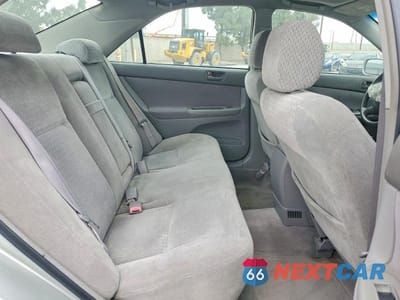 Zdjęcie 10 z 11 samochodu: 2002 TOYOTA CAMRY LE VIN:JTDBE32K420105377 - miniatura