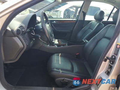 Zdjęcie 7 z 11 samochodu: 2004 MERCEDES-BENZ C 240 VIN:WDBRF61J14F502095 - miniatura