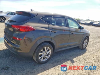 Trzecie zdjęcie samochodu z tyłu: 2020 HYUNDAI TUCSON SE VIN:KM8J23A4XLU116963 - miniatura