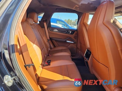 Zdjęcie 10 z 12 samochodu: 2021 PORSCHE CAYENNE TURBO VIN:WP1AF2AY6MDA36405 - miniatura
