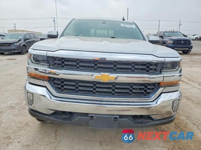 Piąte zdjęcie samochodu w środku: 2018 CHEVROLET SILVERADO K1500 LT VIN:3GCUKREC0JG117061 - miniatura