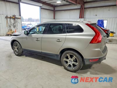Drugie zdjęcie samochodu z przodu: 2011 VOLVO XC60 T6 VIN:YV4902DZ4B2144683 - miniatura