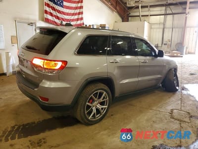 Trzecie zdjęcie samochodu z tyłu: 2018 JEEP GRAND CHEROKEE LAREDO VIN:1C4RJFAG8JC267745 - miniatura