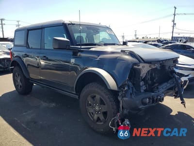 Czwarte zdjęcie samochodu z boku: 2025 FORD BRONCO BIG BEND VIN:1FMEE7BH4SLB22361 - miniatura