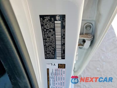 Zdjęcie 12 z 12 samochodu: 2024 TOYOTA PRIUS PRIME XSE PREMIUM VIN:JTDACACU0R3026142 - miniatura