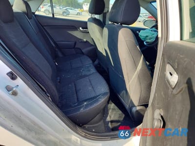 Zdjęcie 10 z 13 samochodu: 2018 KIA RIO LX VIN:3KPA24AB7JE054829 - miniatura