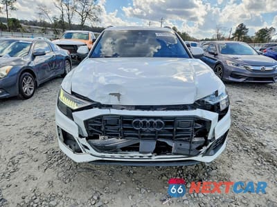 Piąte zdjęcie samochodu w środku: 2019 AUDI Q8 PRESTIGE VIN:WA1CVAF10KD009100 - miniatura