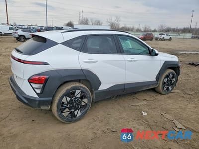 Trzecie zdjęcie samochodu z tyłu: 2025 HYUNDAI KONA SEL VIN:KM8HB3AB4SU337549 - miniatura