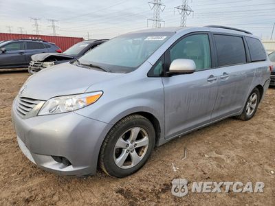 2015 TOYOTA SIENNA LE 8-PASSENGER 5TDKK3DC3FS674058 - główne zdjęcie licytacji z USA - miniatura