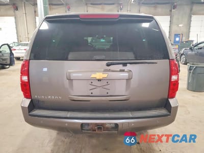 Zdjęcie 6 z 12 samochodu: 2013 CHEVROLET SUBURBAN K1500 LT VIN:1GNSKJE76DR242167 - miniatura