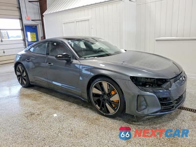 Czwarte zdjęcie samochodu z boku: 2022 AUDI RS E-TRON GT VIN:WAUBHBFW0N7902202 - miniatura