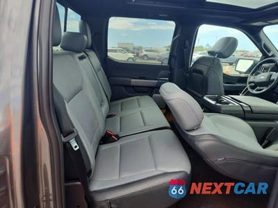 Zdjęcie 10 z 12 samochodu: 2025 FORD F150 LIGHTNING LARIAT VIN:1FT6W5L79SWG22059 - miniatura