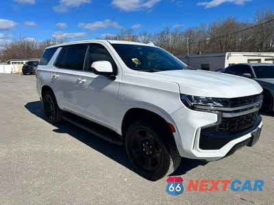 Czwarte zdjęcie samochodu z boku: 2023 CHEVROLET TAHOE C1500 VIN:1GNSCLED6PR285782 - miniatura