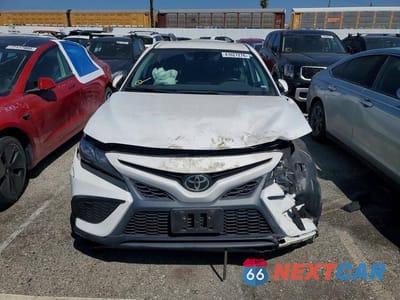 Piąte zdjęcie samochodu w środku: 2021 TOYOTA CAMRY SE VIN:4T1G11AK0MU551007 - miniatura