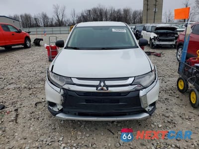 Piąte zdjęcie samochodu w środku: 2017 MITSUBISHI OUTLANDER ES VIN:JA4AD2A31HZ023088 - miniatura