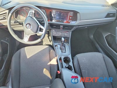 Zdjęcie 8 z 11 samochodu: 2019 VOLKSWAGEN JETTA S VIN:3VWCB7BU0KM203659 - miniatura